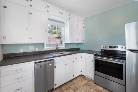 Kitchen - 1320 NE Mcgee, Pullman, WA 99163 photo 2 of 2