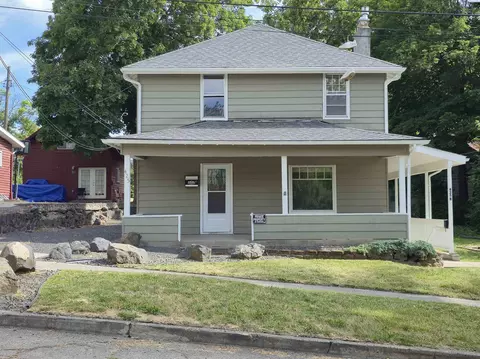 Exterior - 425 NE Howard St, Pullman, WA 99163 photo 3 of 8