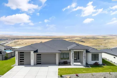 7541 W 22nd Pl, Kennewick, WA 99337