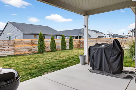 Exterior - 306 Ruby Ave, Grandview, WA 98930 photo 1 of 8