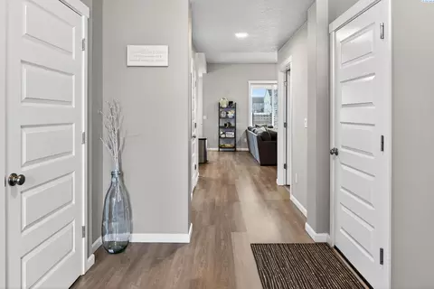 Entry Way - 306 Ruby Ave, Grandview, WA 98930 photo 1 of 2