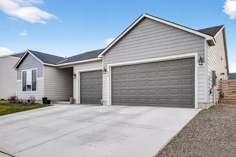Exterior - 306 Ruby Ave, Grandview, WA 98930 photo 8 of 8