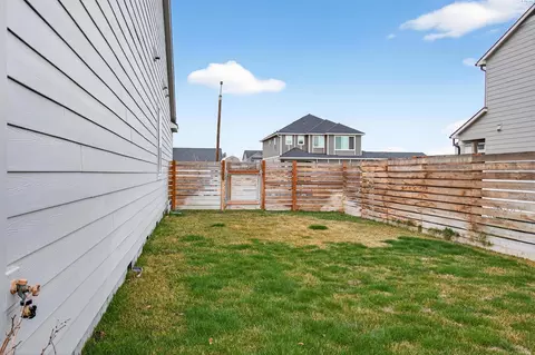 Exterior - 306 Ruby Ave, Grandview, WA 98930 photo 2 of 8