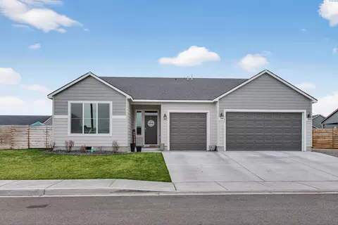 Exterior - 306 Ruby Ave, Grandview, WA 98930 photo 7 of 8