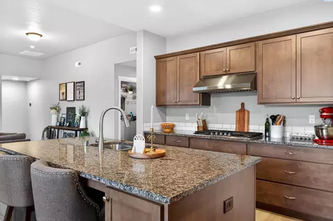 Kitchen - 306 Ruby Ave, Grandview, WA 98930 photo 2 of 3