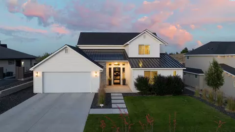 1232 Meadow Hills Dr, Richland, WA 99352