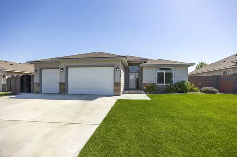 6988 W 31st Ave, Kennewick, WA 99338