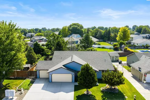 3807 S Newport St, Kennewick, WA 99337