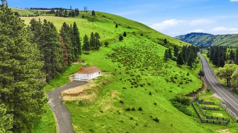 160 Cahill Mountain Rd, Dayton, WA 99328