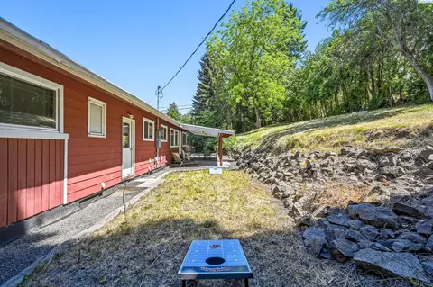 Exterior - 1825 NE Valley Rd, Pullman, WA 99163 photo 4 of 7