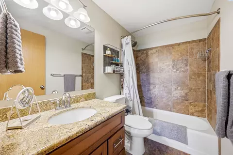 Bath - 1825 NE Valley Rd, Pullman, WA 99163 photo 1 of 2