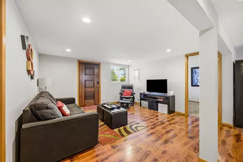 Living - 1825 NE Valley Rd, Pullman, WA 99163 photo 6 of 6