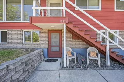 Exterior - 1825 NE Valley Rd, Pullman, WA 99163 photo 3 of 7