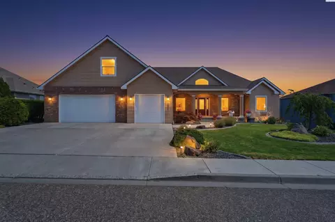 1626 Meadow Hills Dr, Richland, WA 99352