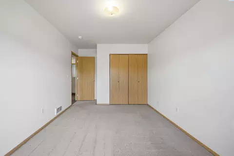 Bedroom - 333 NW Parr Dr, Pullman, WA 99163 photo 5 of 6