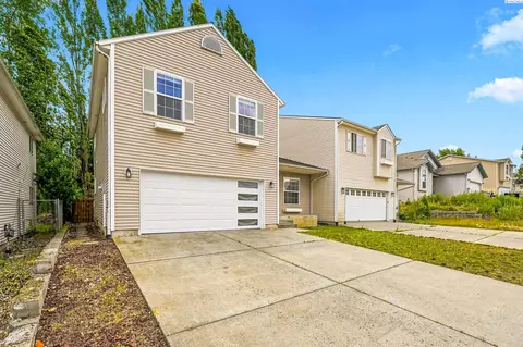 Exterior - 333 NW Parr Dr, Pullman, WA 99163 photo 2 of 6