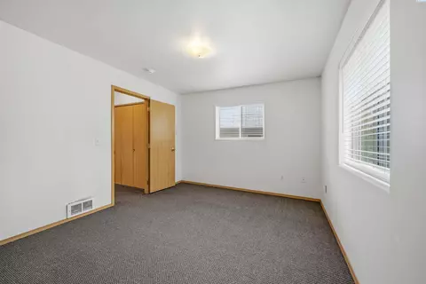 Bedroom - 333 NW Parr Dr, Pullman, WA 99163 photo 1 of 6