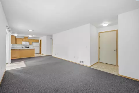 Living - 333 NW Parr Dr, Pullman, WA 99163 photo 4 of 4
