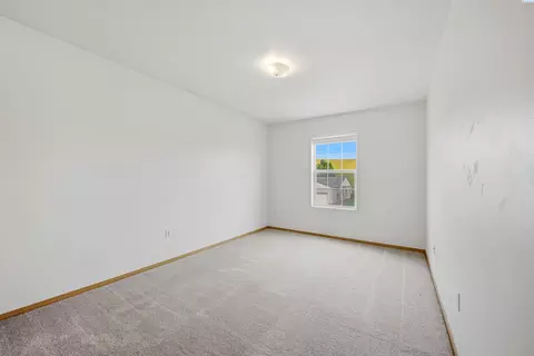 Bedroom - 333 NW Parr Dr, Pullman, WA 99163 photo 6 of 6