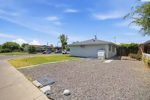 1503 W Howard, Pasco, WA 99301 photo 3