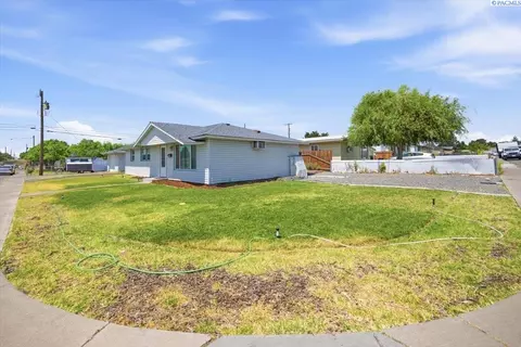 1503 W Howard, Pasco, WA 99301 photo 2