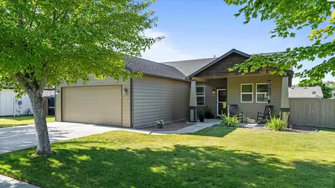 5803 W 11th Pl, Kennewick, WA 99338