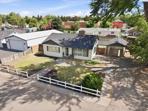 4421 W 9th Ave, Kennewick, WA 99336