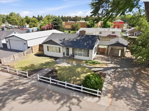 4421 W 9th Ave, Kennewick, WA 99336