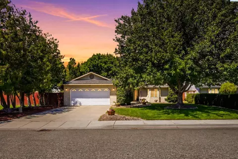 2503 Rose St, West Richland, WA 99353