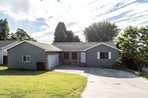 1565 NE 11th St, Benton City, WA 99320