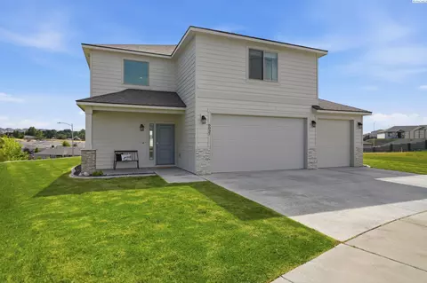 6037 W 32nd Ave, Kennewick, WA 99338