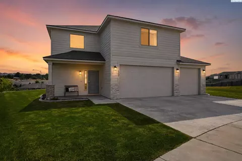 6037 W 32nd Ave, Kennewick, WA 99338