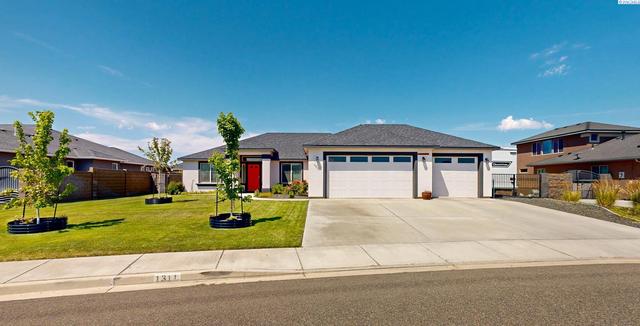 1311 Platinum Pl, West Richland, WA 99353
