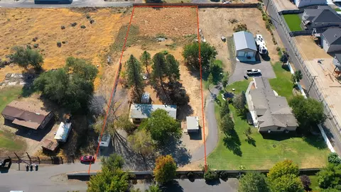 7606 Woodford Ln, West Richland, WA 99353