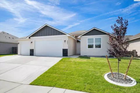 7221 W 29th Pl, Kennewick, WA 99338