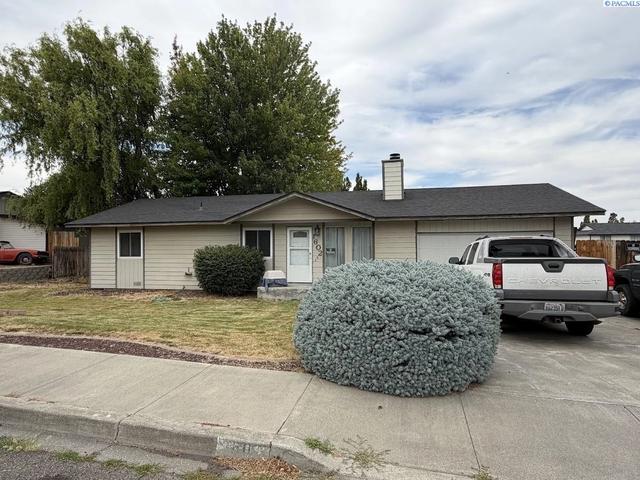 1602 W 15th Ave, Kennewick, WA 99337