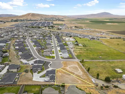 6560 Caspian Pl, West Richland, WA 99353