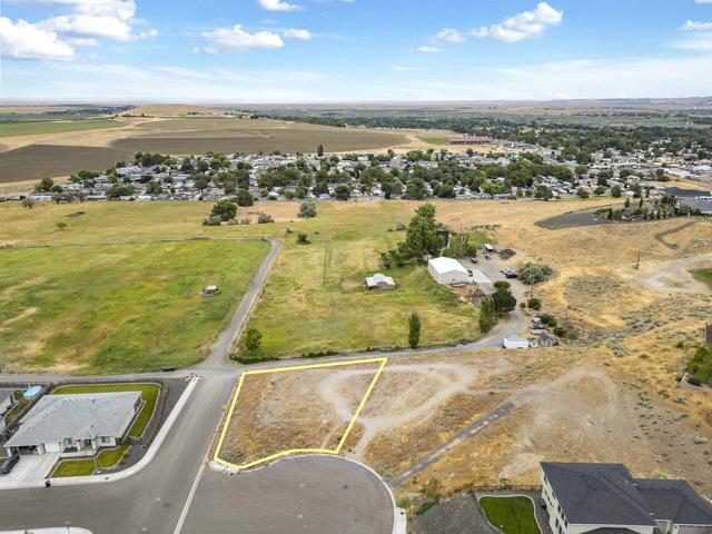 6594 Caspian Pl, West Richland, WA 99353