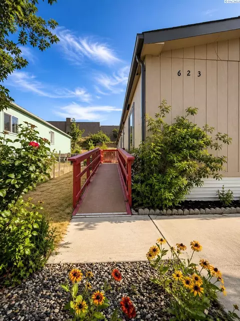 623 Lonetree Ln, Richland, WA 99352