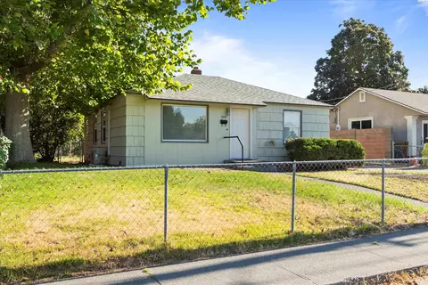 1007 W Pearl St, Pasco, WA 99301