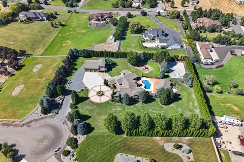 93006 E Chelsea Rd, Kennewick, WA 99338