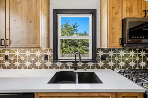 Kitchen - 151 SE Water St, Pullman, WA 99163 photo 3 of 4