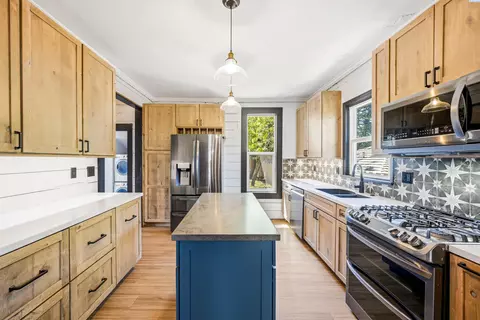 Kitchen - 151 SE Water St, Pullman, WA 99163 photo 1 of 4