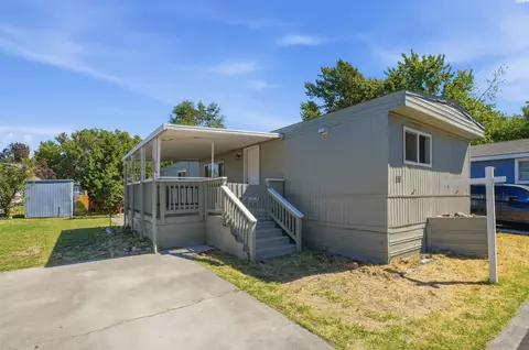 2021 Mahan Ave #D8, Richland, WA 99354