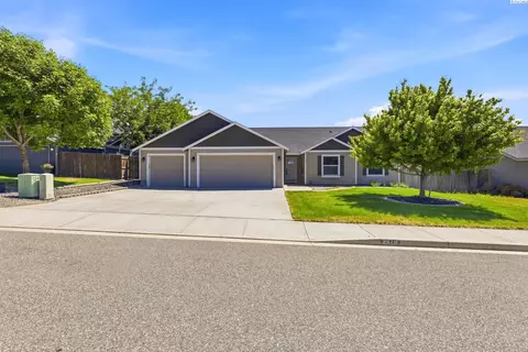 2670 Hickory Ave, West Richland, WA 99353