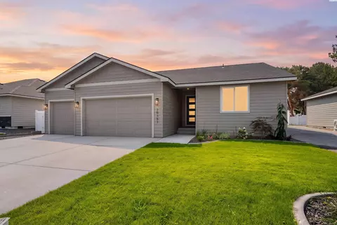 10151 W 16th Pl, Kennewick, WA 99338