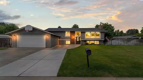 1733 Bismark St, Richland, WA 99354