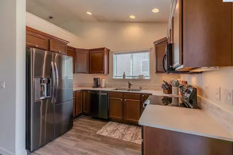 Kitchen - 1486 SW Lost Trail Dr, Pullman, WA 99163 photo 1 of 2