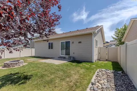 Exterior - 1486 SW Lost Trail Dr, Pullman, WA 99163 photo 2 of 3