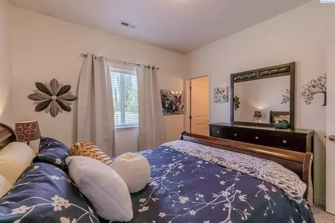 Bedroom - 1486 SW Lost Trail Dr, Pullman, WA 99163 photo 2 of 2